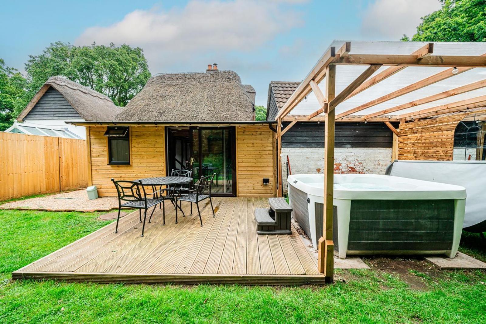 Cozy Cottage With Hot Tub! Cadnam Bagian luar foto