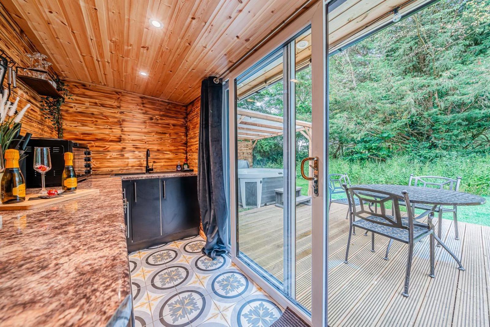 Cozy Cottage With Hot Tub! Cadnam Bagian luar foto